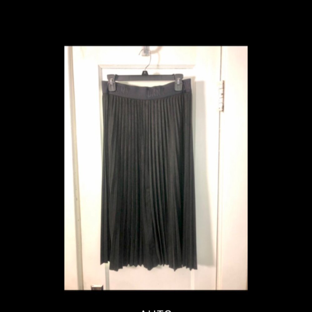 DKNY Pleated Skirt size M Black
